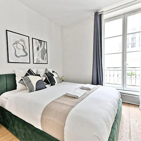 Magnifique Quartier Bon Marche Paris