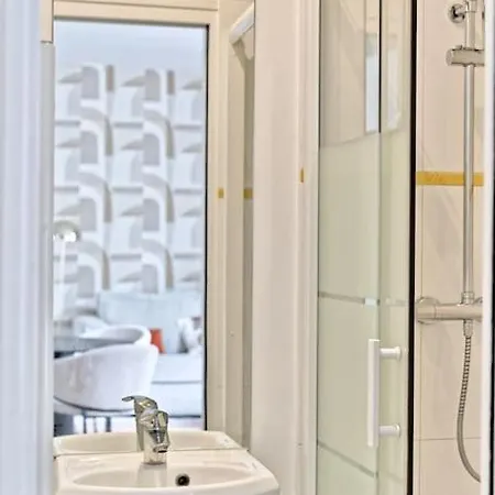 Magnifique Quartier Bon Marche * Paris