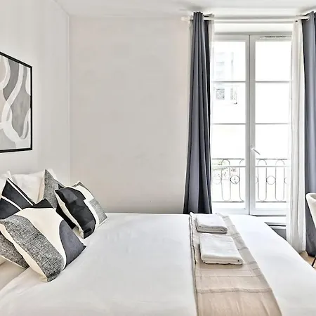 Magnifique Quartier Bon Marche Paris